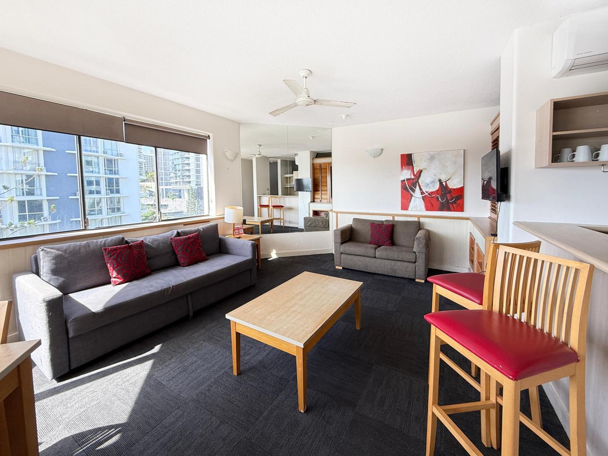 Tiki Hotel Apartments Surfers Paradise Gold Coast Exterior foto