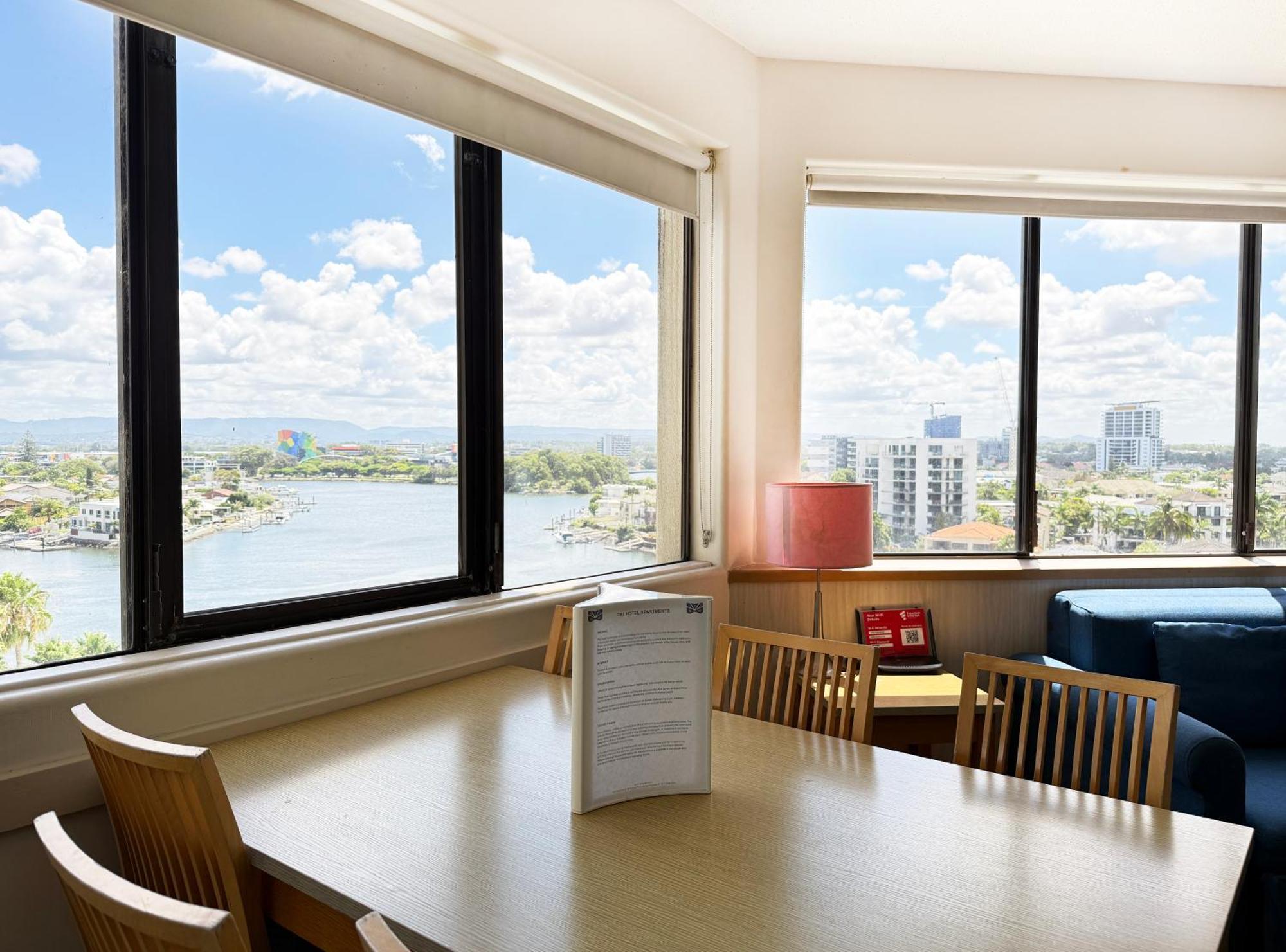 Tiki Hotel Apartments Surfers Paradise Gold Coast Exterior foto
