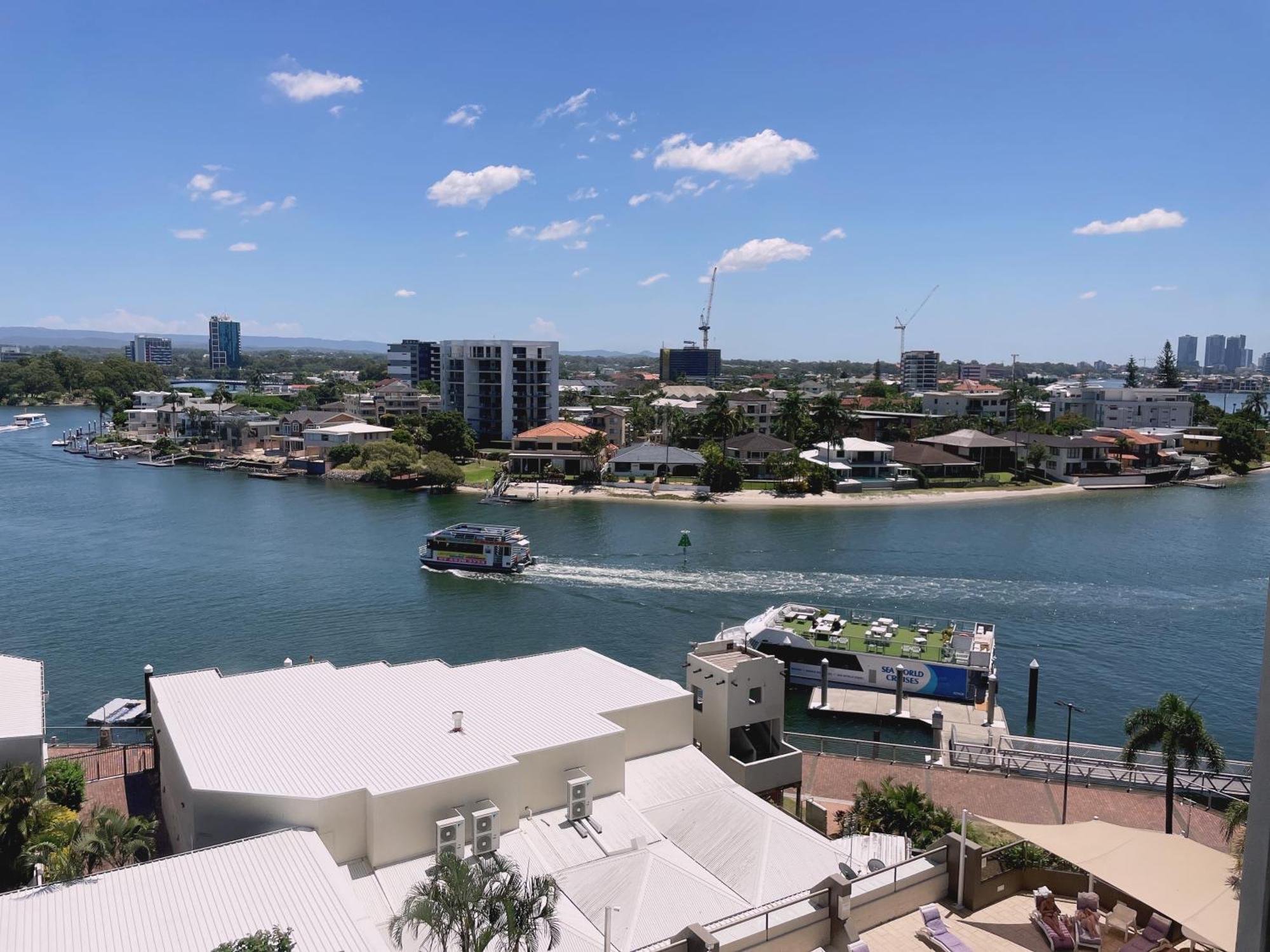 Tiki Hotel Apartments Surfers Paradise Gold Coast Exterior foto