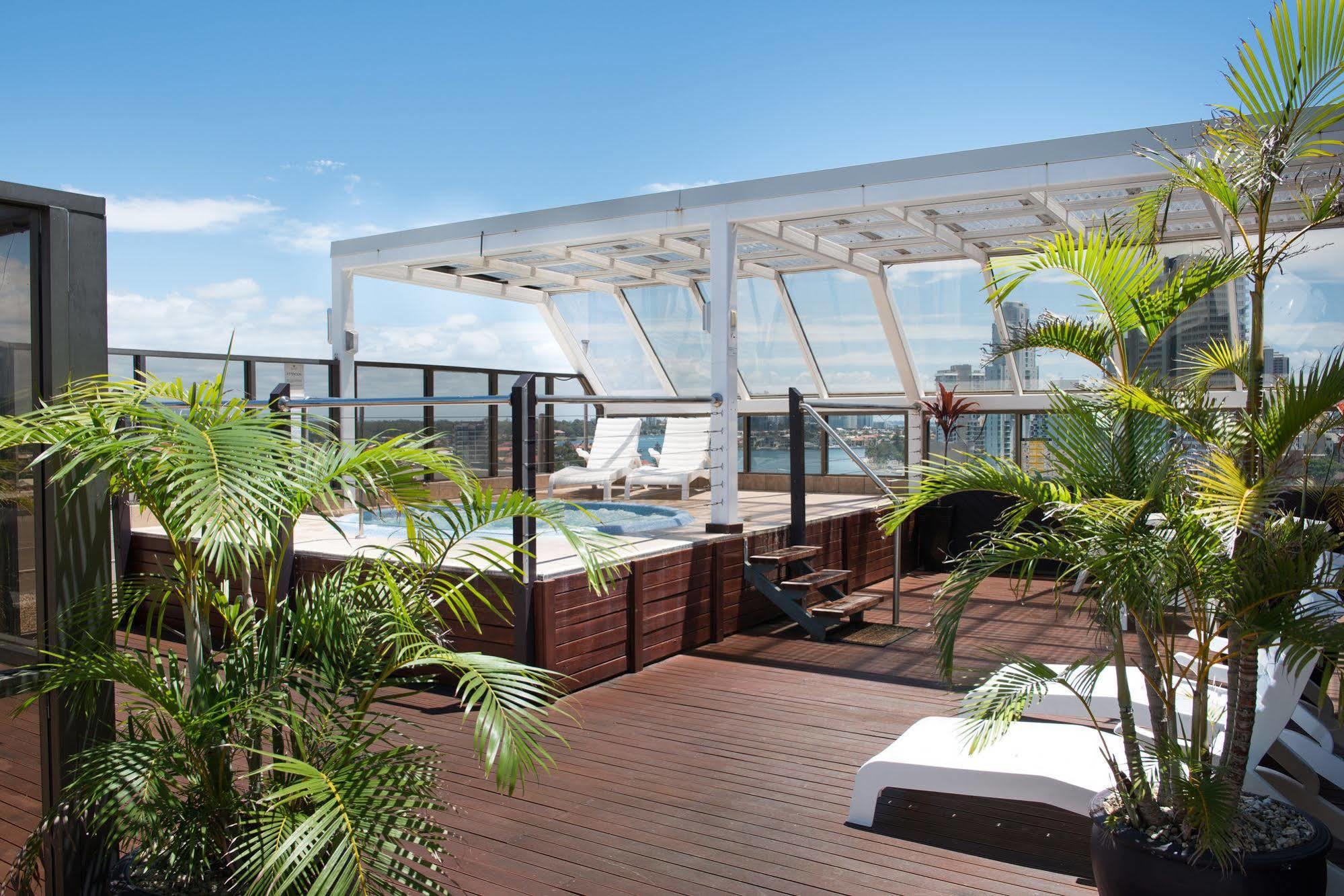 Tiki Hotel Apartments Surfers Paradise Gold Coast Exterior foto